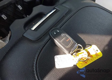 2015 Ram 1500 Laramie z USA, uszkodzony, nr VIN 1C6RR6NM2FS722814